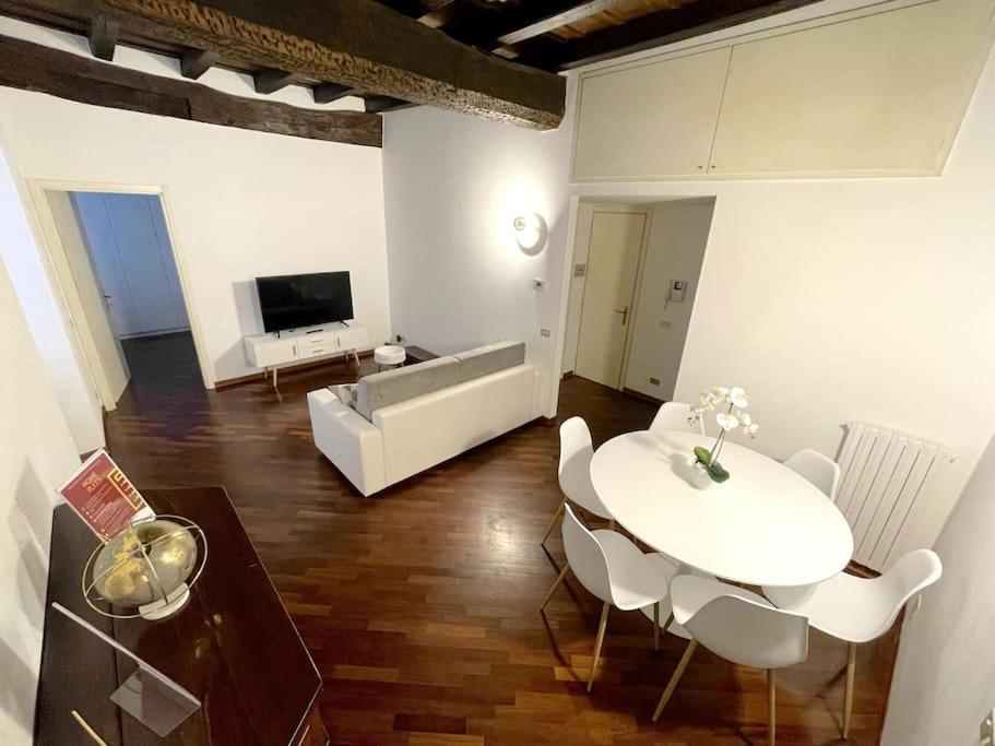 Tower Gombito'S Apartment Bergamo Kültér fotó